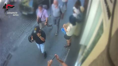 carabiniere napoli rolex|Napoli: scipparono Rolex a turisti, 2 arresti .